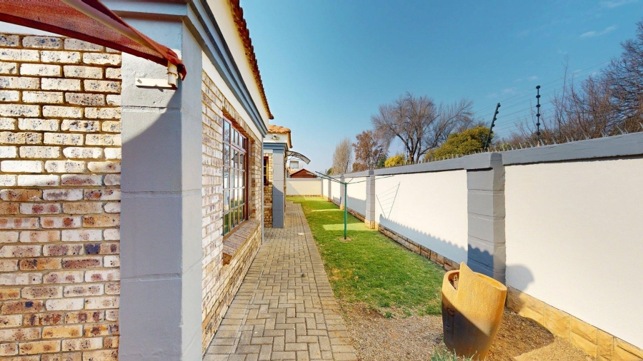3 Bedroom Property for Sale in Grimbeeck Park North West